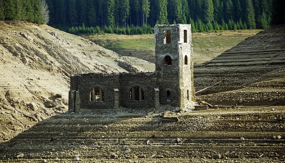Biserica Urmanczy, Din Adâncuri